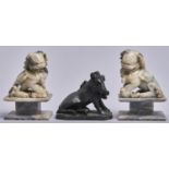 An Italian serpentine sculpture of the Uffizi Boar after the antique, 19th / 20th c, 12cm h and a