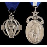 Two frosted silver Masonic jewels, comprising 1919 World War One Peace and 1922 Masonic Million