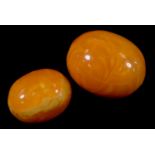 Two amber beads, 11g Good condition