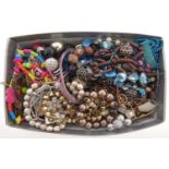 Miscellaneous costume jewellery, mainly necklaces