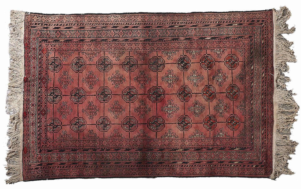A Bokhara rug - 106 x 162cm