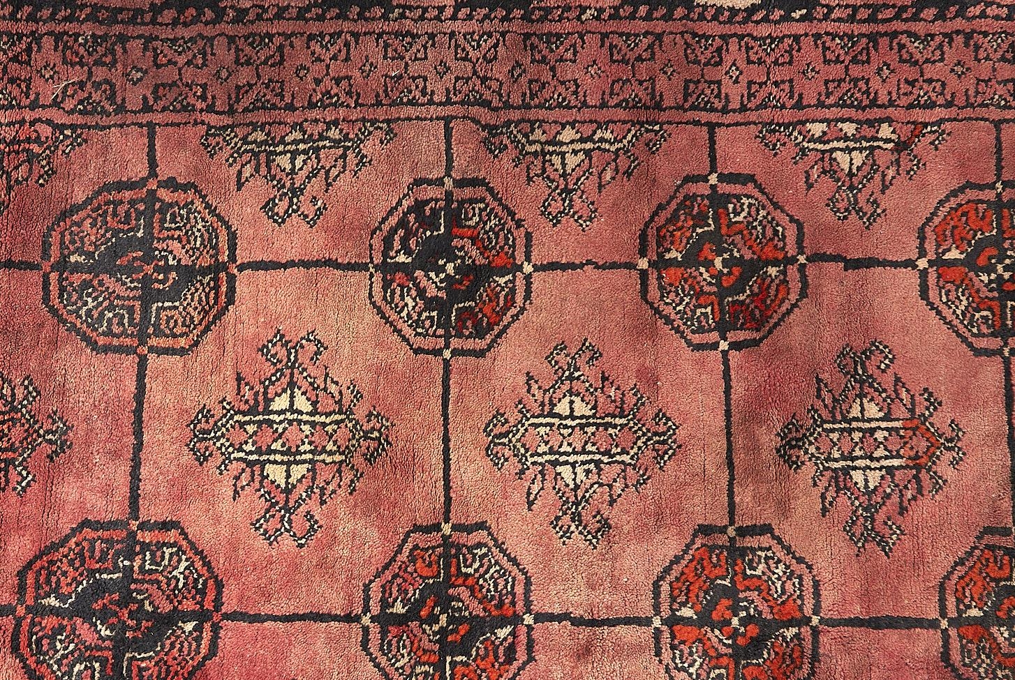 A Bokhara rug - 106 x 162cm - Image 2 of 3