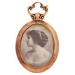 A double sided gold locket, Chester 1914, 8.2g Good condition