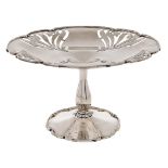 An Edward VII art nouveau pierced silver fruit stand, 20.5cm diam, by Sibray, Hall & Co Ltd,