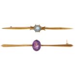 An aquamarine bar brooch and an amethyst bar brooch, early 20th c, both in gold and marked 15ct, 8.