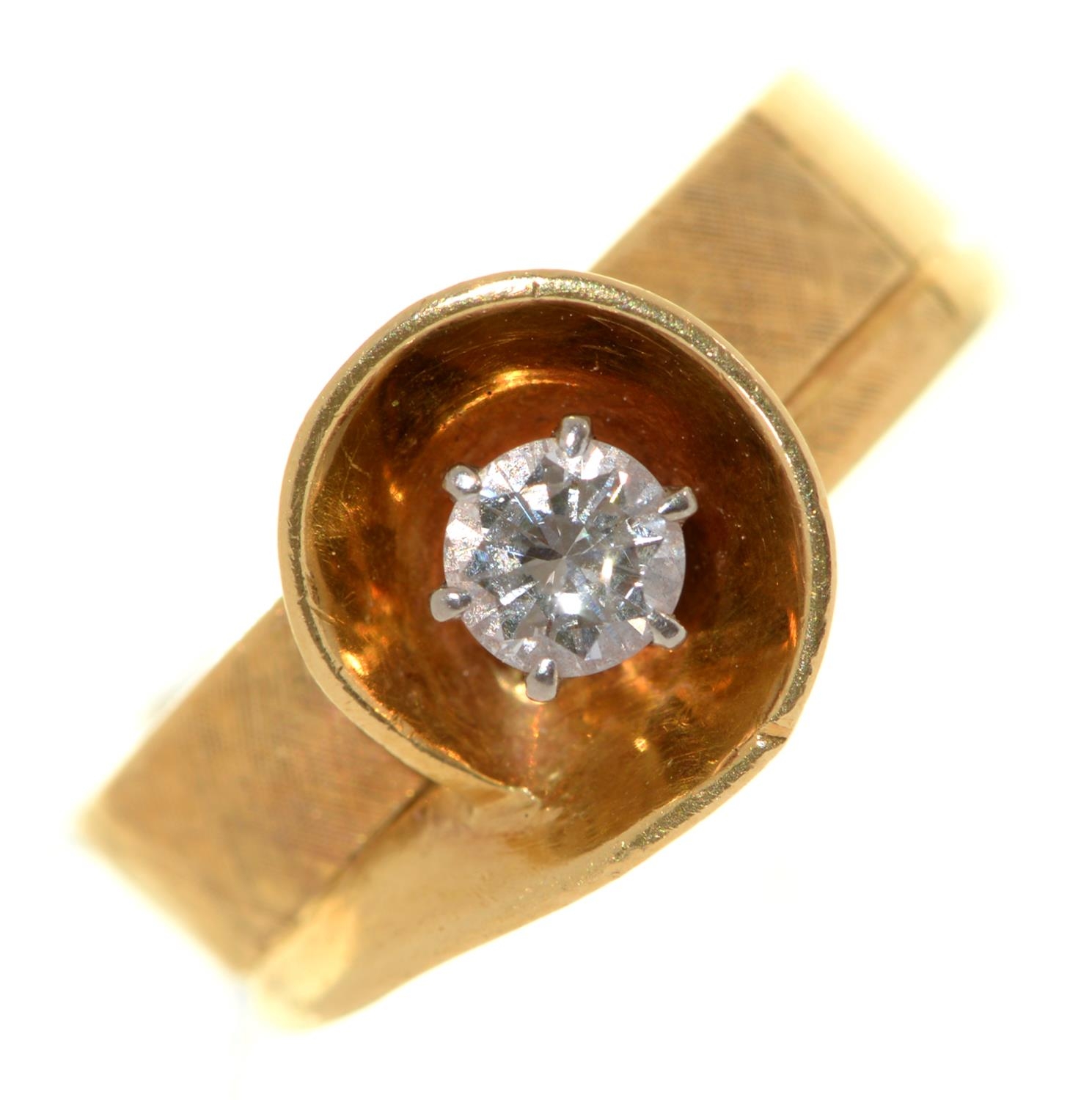 A diamond solitaire ring, with round brilliant cut diamond, in 18ct gold, Birmingham 1969, 8g,
