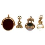 An Edwardian 9ct gold cornelian and bloodstone swivel fob seal, 30mm, marks rubbed, Birmingham 1903,