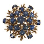A sapphire cluster ring, 5.9g, size L½ Good condition