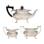 A George V silver tea service, teapot 11.5cm h, by James Deakin & Sons, Sheffield 1916, 19ozs 17dwts