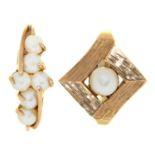 Two cultured pearl rings, in 9ct gold, London 1965 and 1969, 7.4g, size M and O Good condition