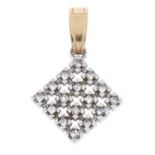 A diamond geometric pendant, of princess cut diamonds, in white gold, 2g Good condition