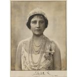 Queen Elizabeth the Queen Mother (1900-2002) - A fine photograph signed Elizabeth R and dated