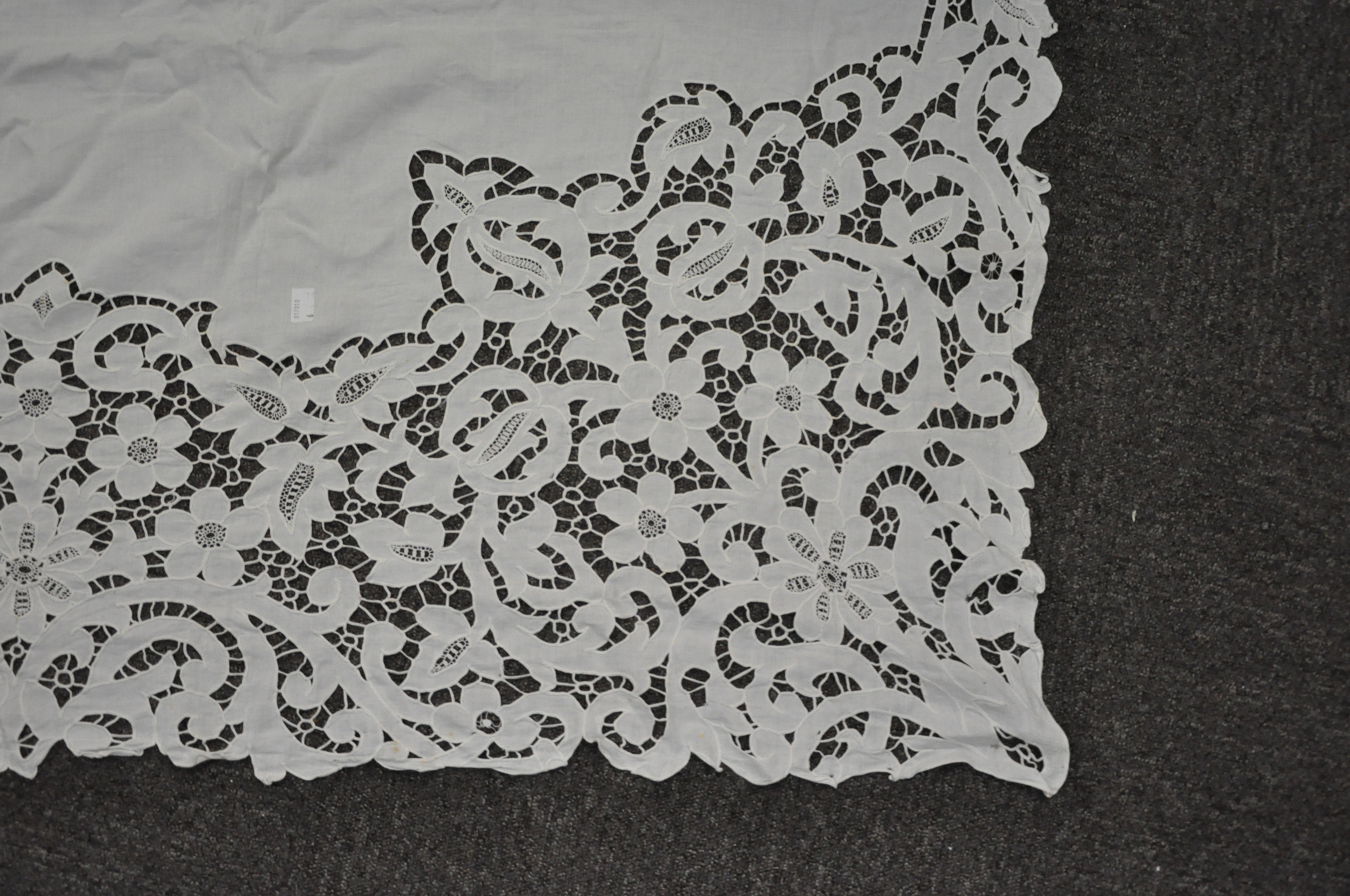 Two pieces of Broiderie Anglaise, - Image 6 of 6