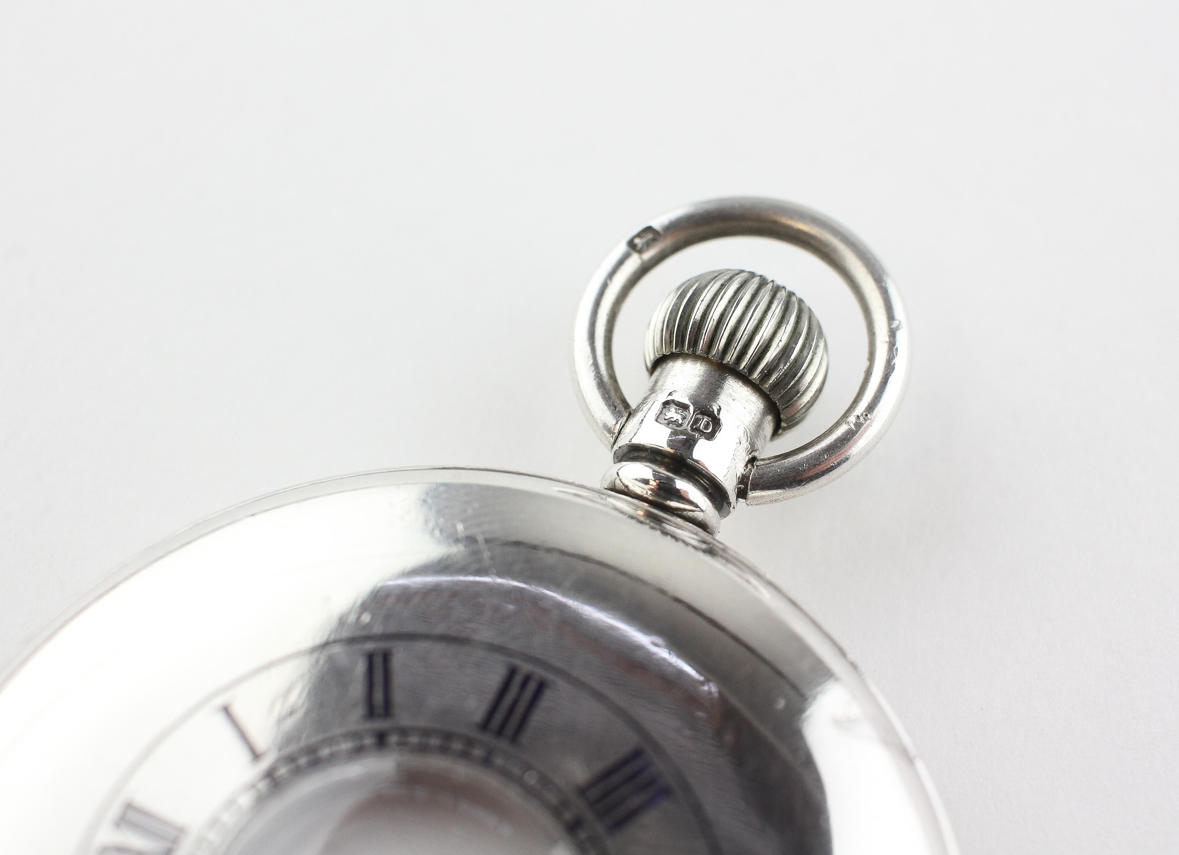 A half hunter pocket watch. Circular white dial with roman numerals. - Image 4 of 4