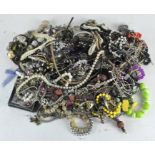 Assorted vintage costume jewellery,