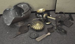 A copper coal bucket, brass kettle,