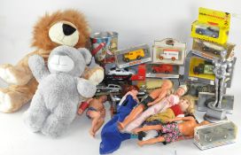 A collection of assorted toys, to include Dinky, Die Cast, Shell collection, Corgi,