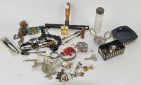 A mixture of small collectables and costume jewellery, including badges,