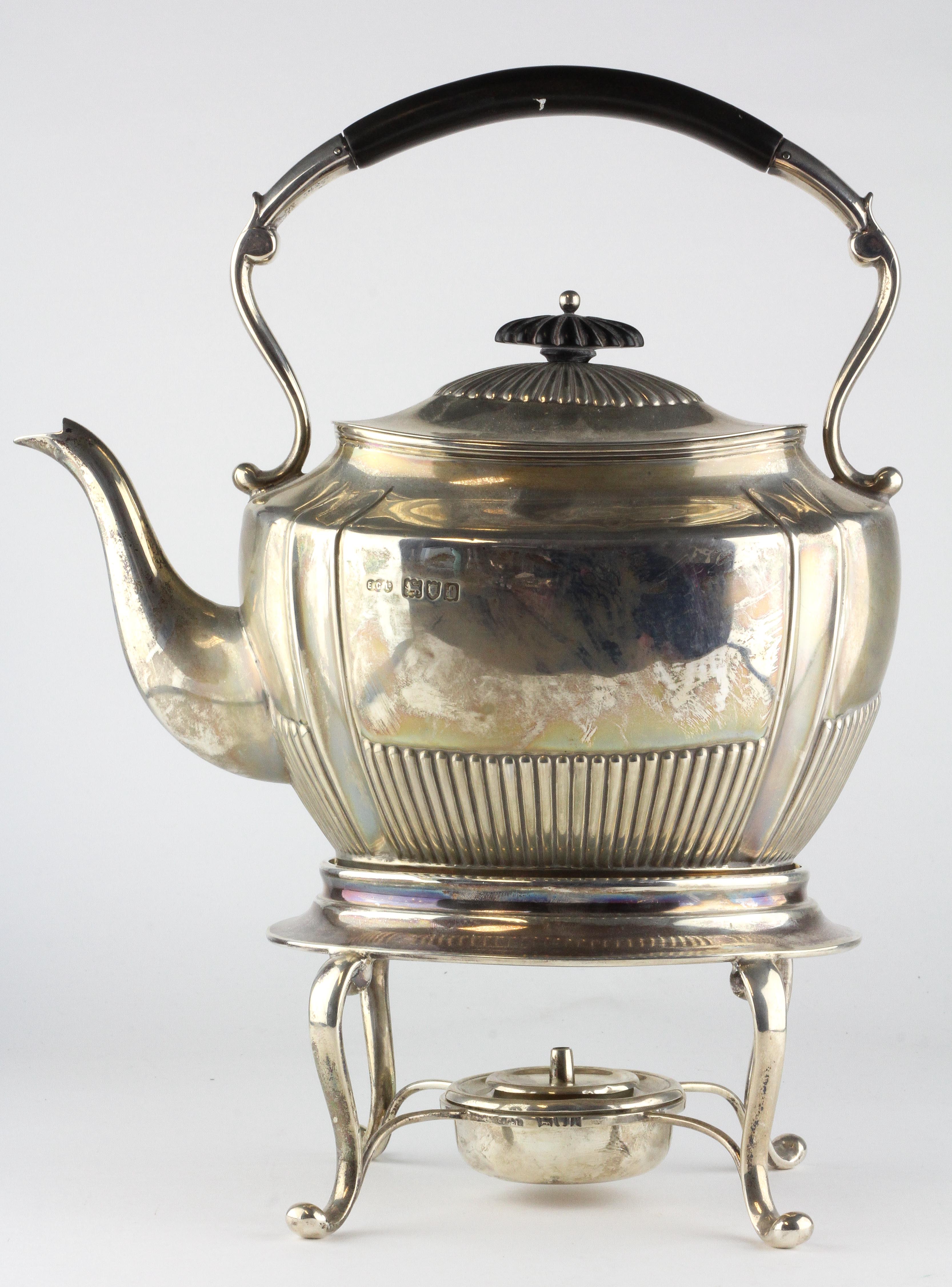 An Edwardian silver spirit kettle, burner and stand by Elkington & Co Ltd, hallmarked London 1901,