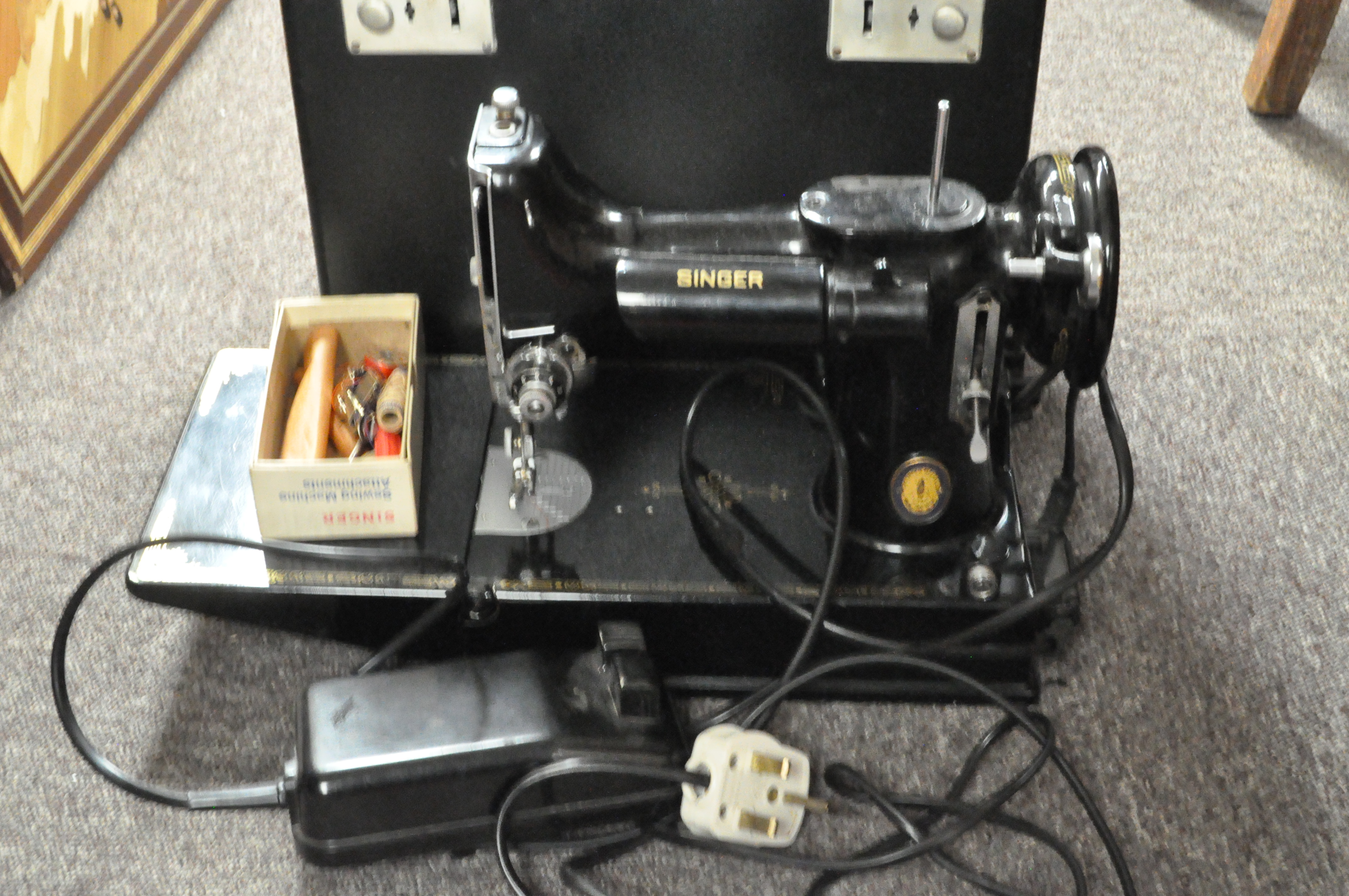 Two Singer sewing machines, including EH 210890, both cased, the largest 50.5 cm. - Image 2 of 4