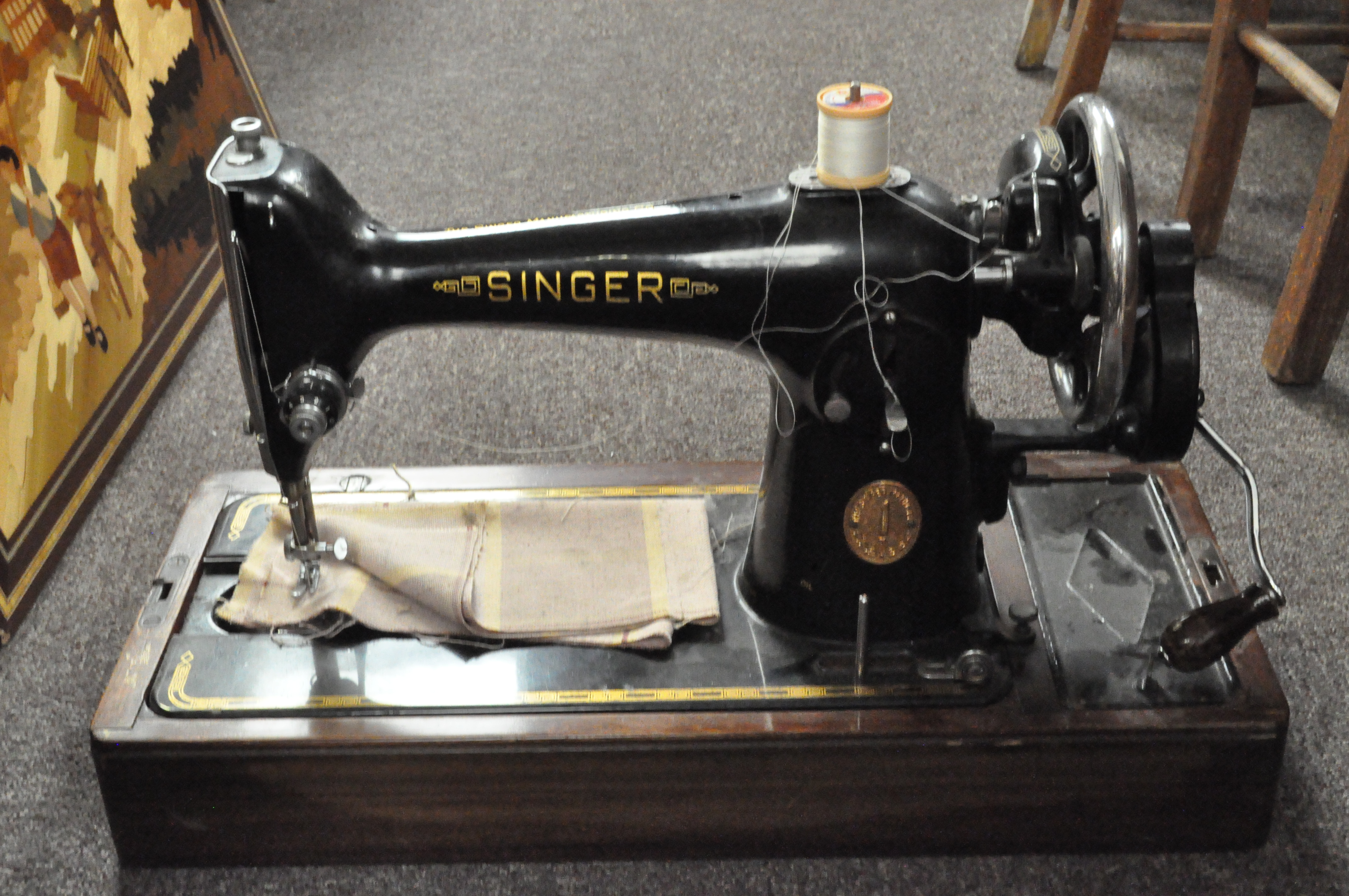 Two Singer sewing machines, including EH 210890, both cased, the largest 50.5 cm. - Image 3 of 4