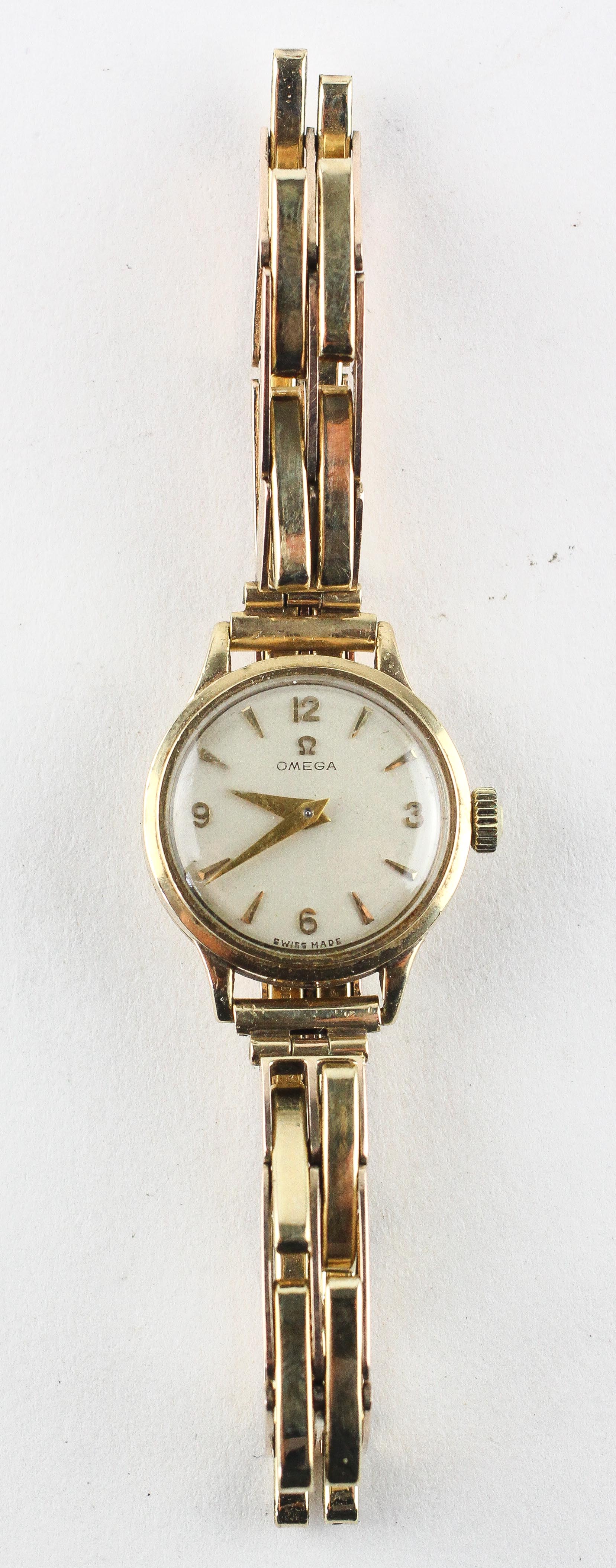 A yellow gold omega wristwatch. Circular champagne dial with mixed markings. - Image 2 of 4