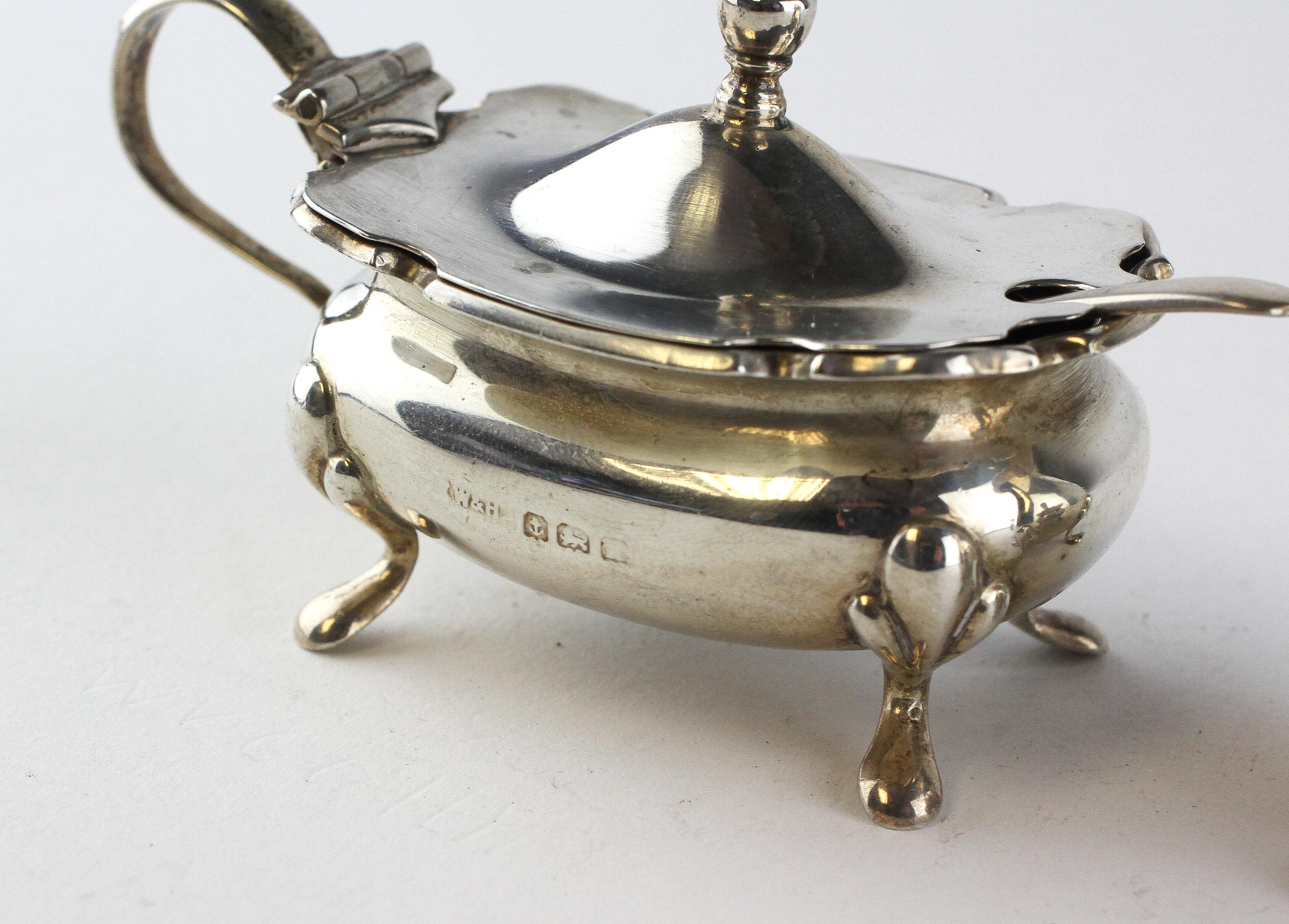 A three piece silver cruet set, comprising lidded mustard, open salt and a pepper pot, - Image 2 of 2