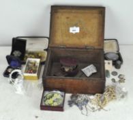 A collection of assorted costume jewellery, including brooches,