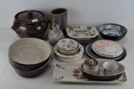 A collection of ceramics, including: an Irish Potsmiths vase, two Bunnykins bowls,