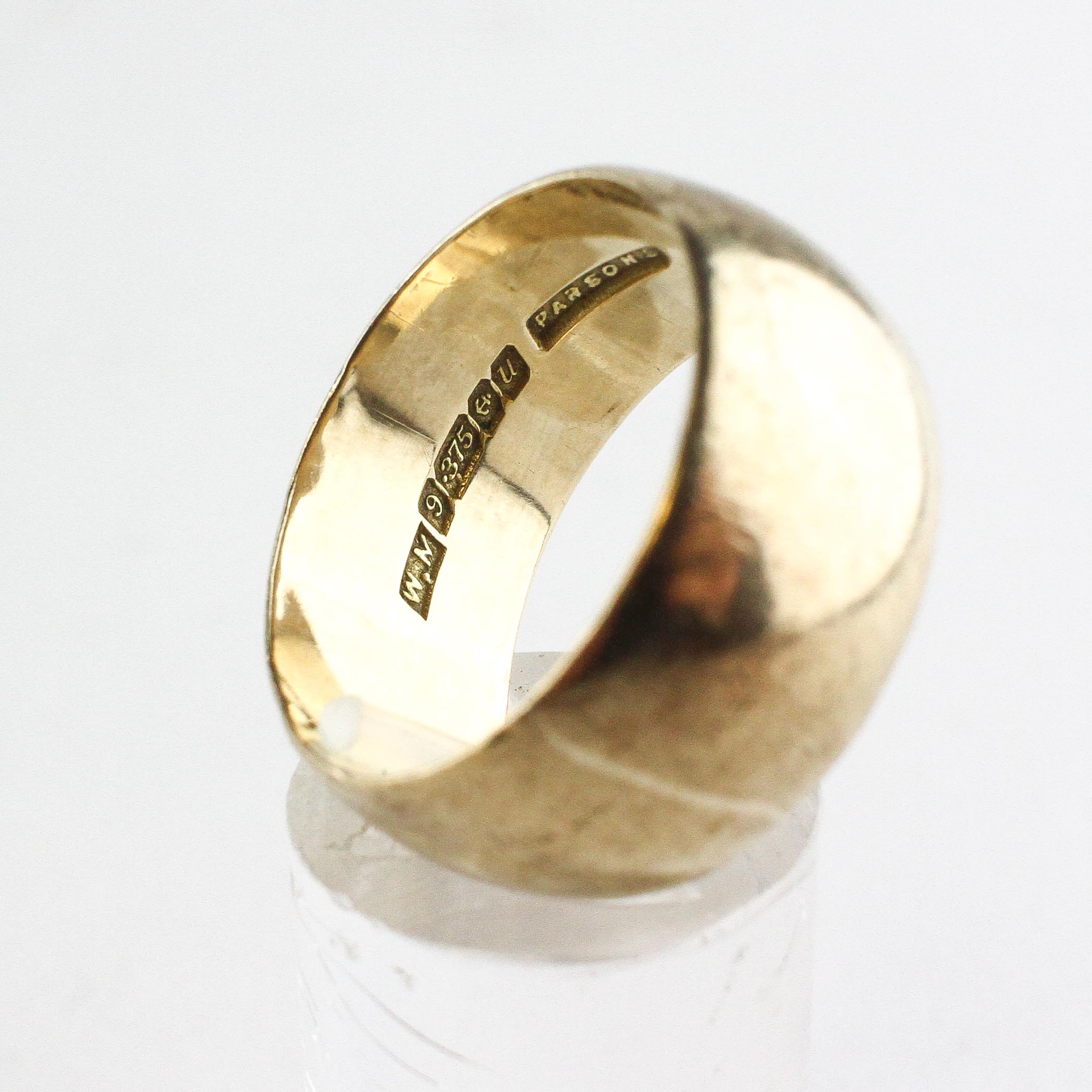 A yellow metal 10.5mm D shape wedding ring. Hallmarked 9ct gold, Birmingham. - Image 3 of 3