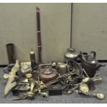 A quantity of copper and brass including a coaching horn,