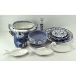 A collection of blue & white ceramics