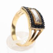 A George III gold mourning ring, of rectangular form,