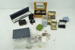 Assorted costume jewellery including silver rings and other collectables