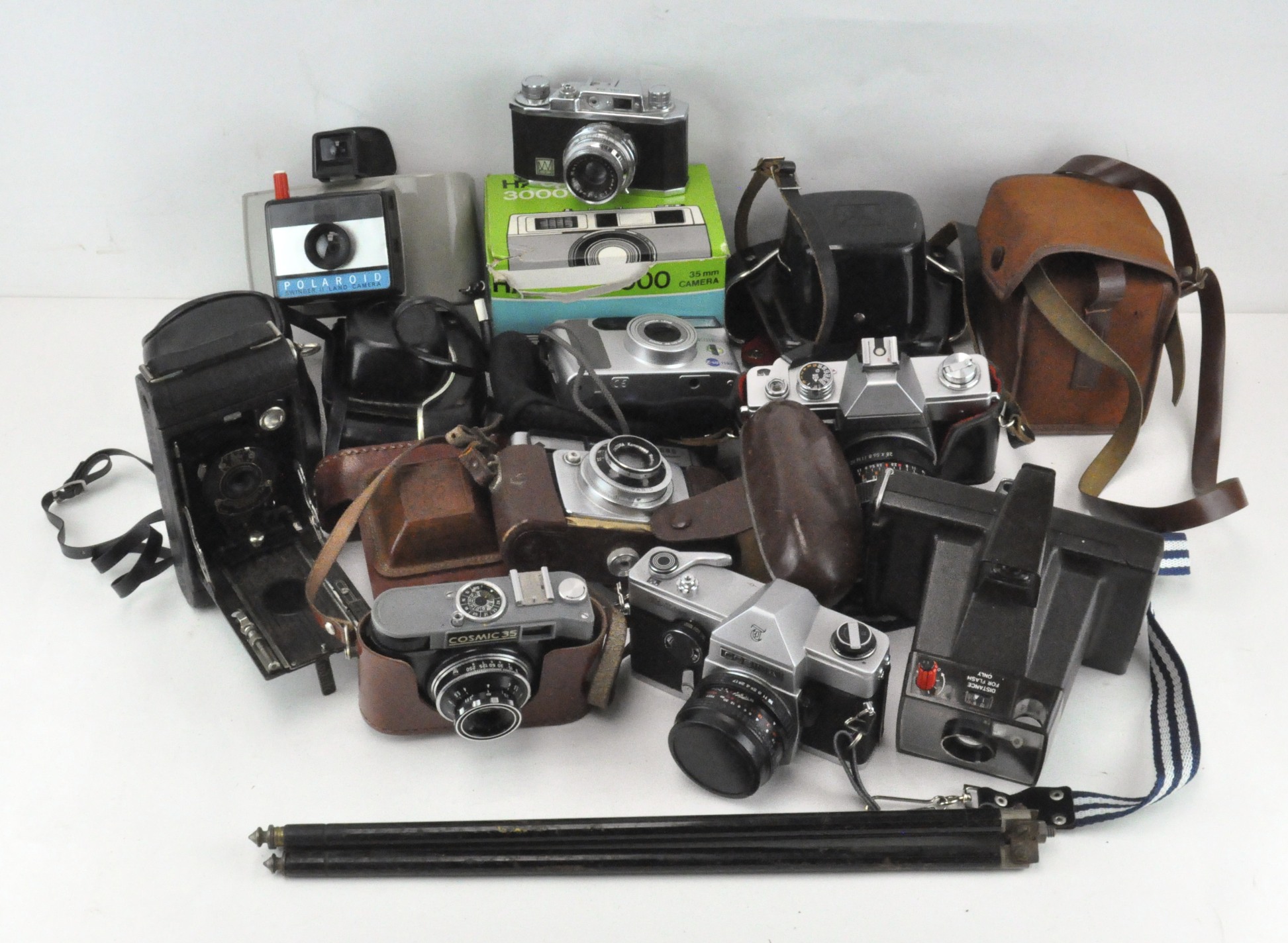 A collection of vintage cameras, including an Ilford Sportsman, Haslina Paulette electric,