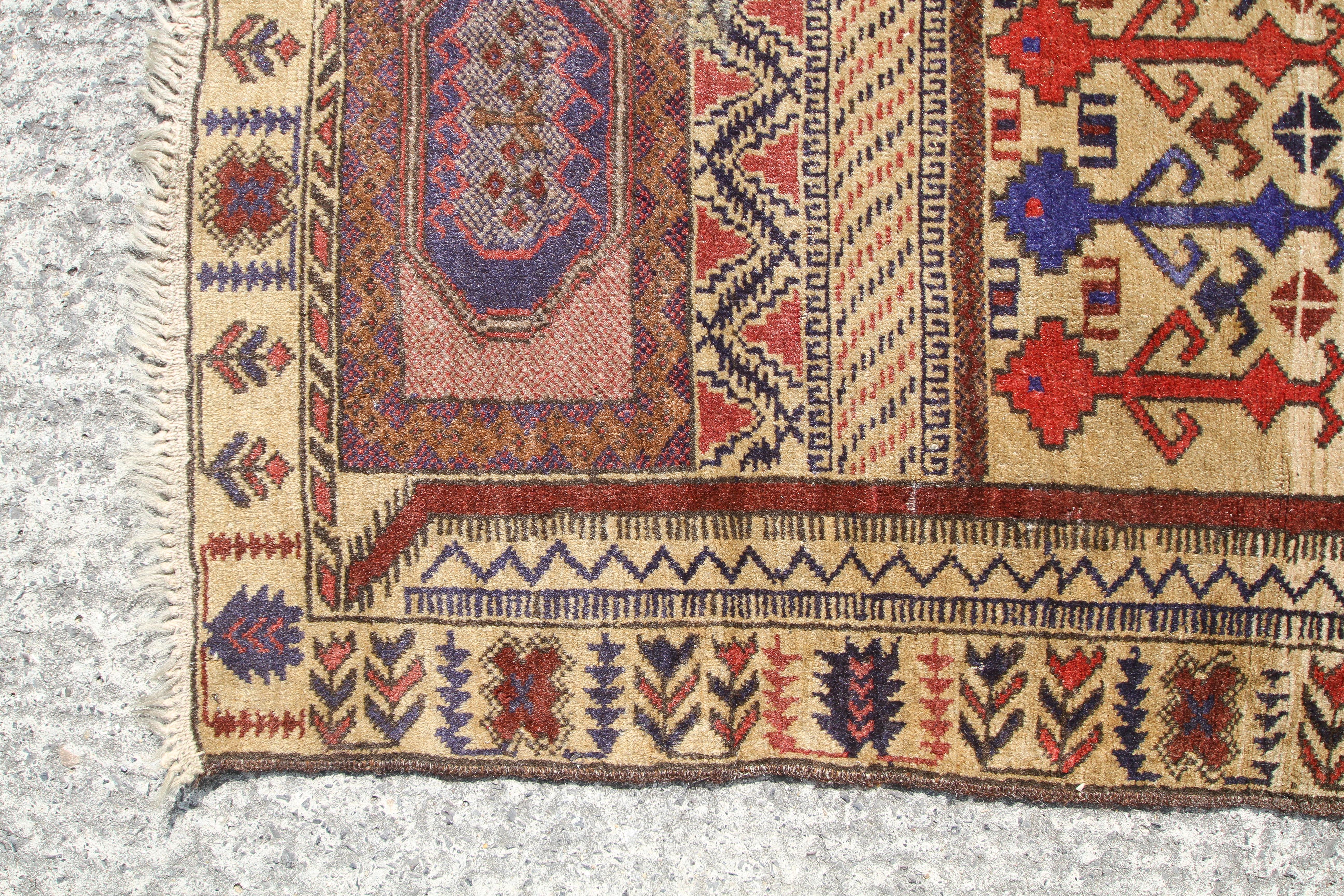 A Hamadan prayer rug, with a fountain to the mihrab, - Image 2 of 3