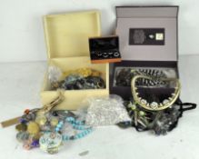 A selection of assorted vintage costume jewellery, including cased set of cufflinks,
