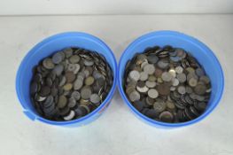 A large quantity of coins from assorted countries, mostly 20th century, comprising a Cien Pesetas,