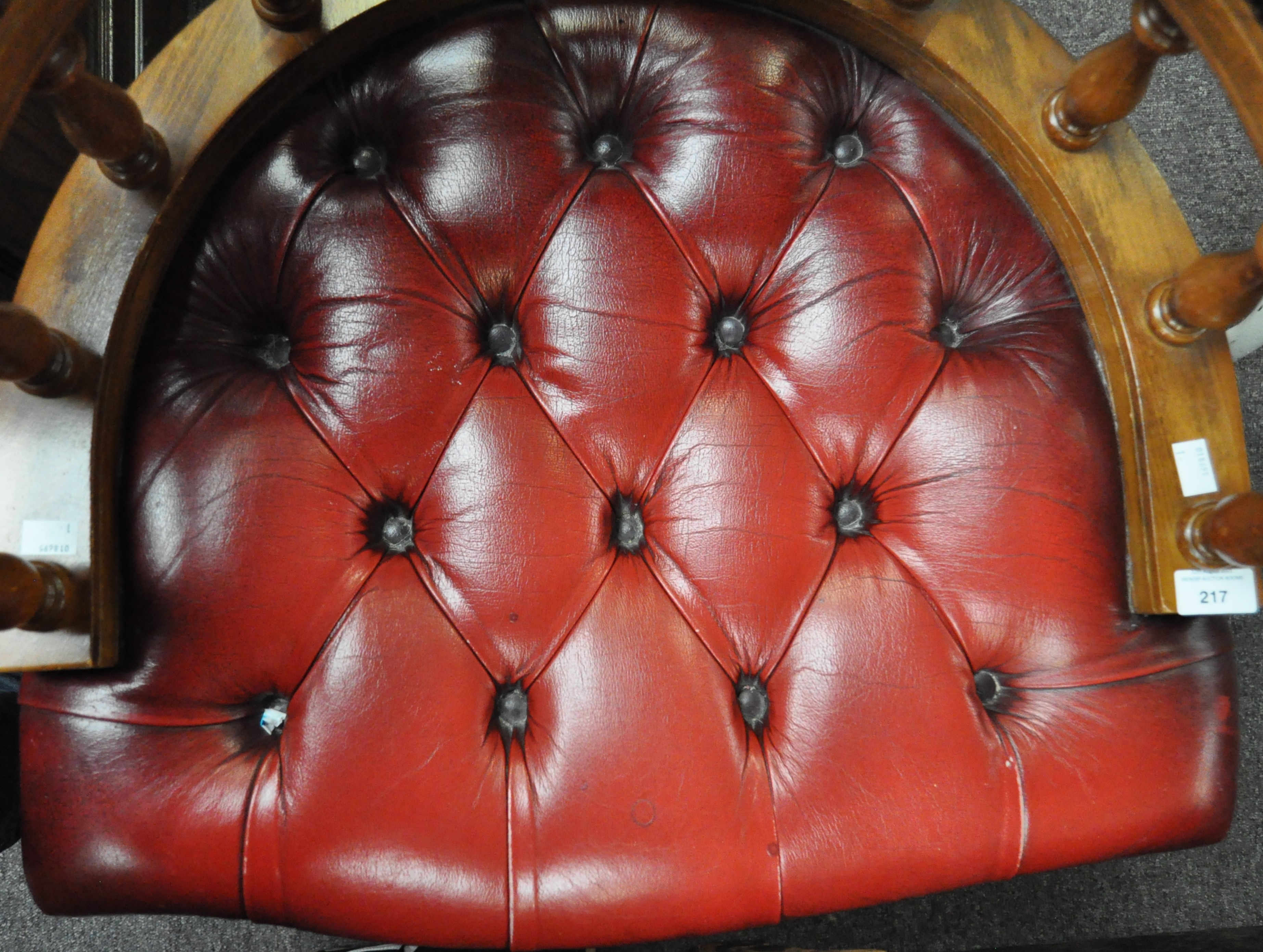A 20th century antique style red leather Chesterfield Captain's mahogany framed swivel chair - Image 5 of 6