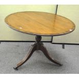 A Georgian style mahogany circular tilt-top table breakfast table,