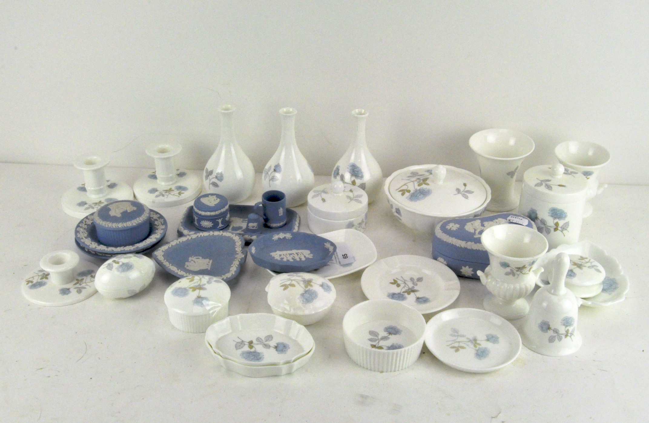 Assorted items of Wedgwood including 'ice Rose' pattern wares,