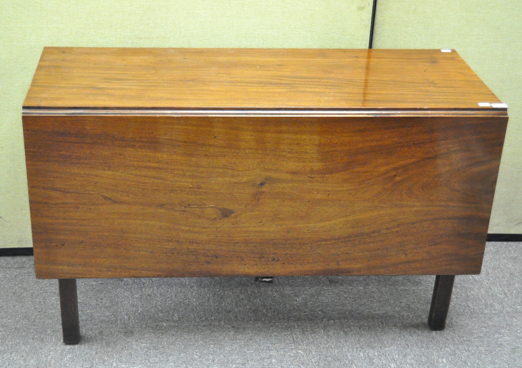 An early 20th century rectangular mahogany drop leaf table on square legs, - Image 2 of 2