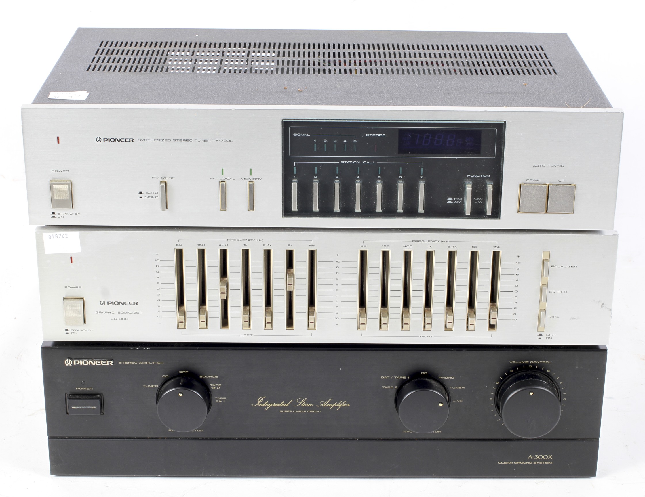 A Pioneeer Synthesizer Stereo Tuner TX-720L,