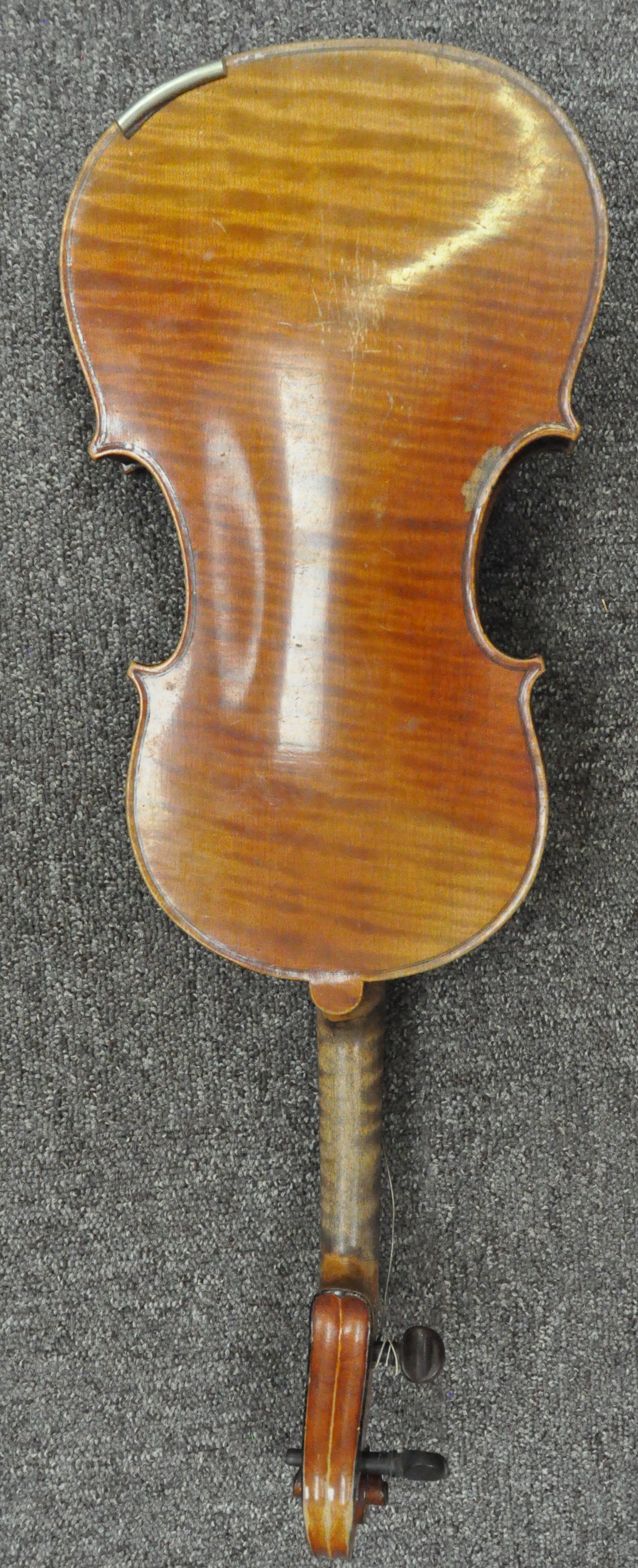 An early 20th century violin with bow, - Image 3 of 11