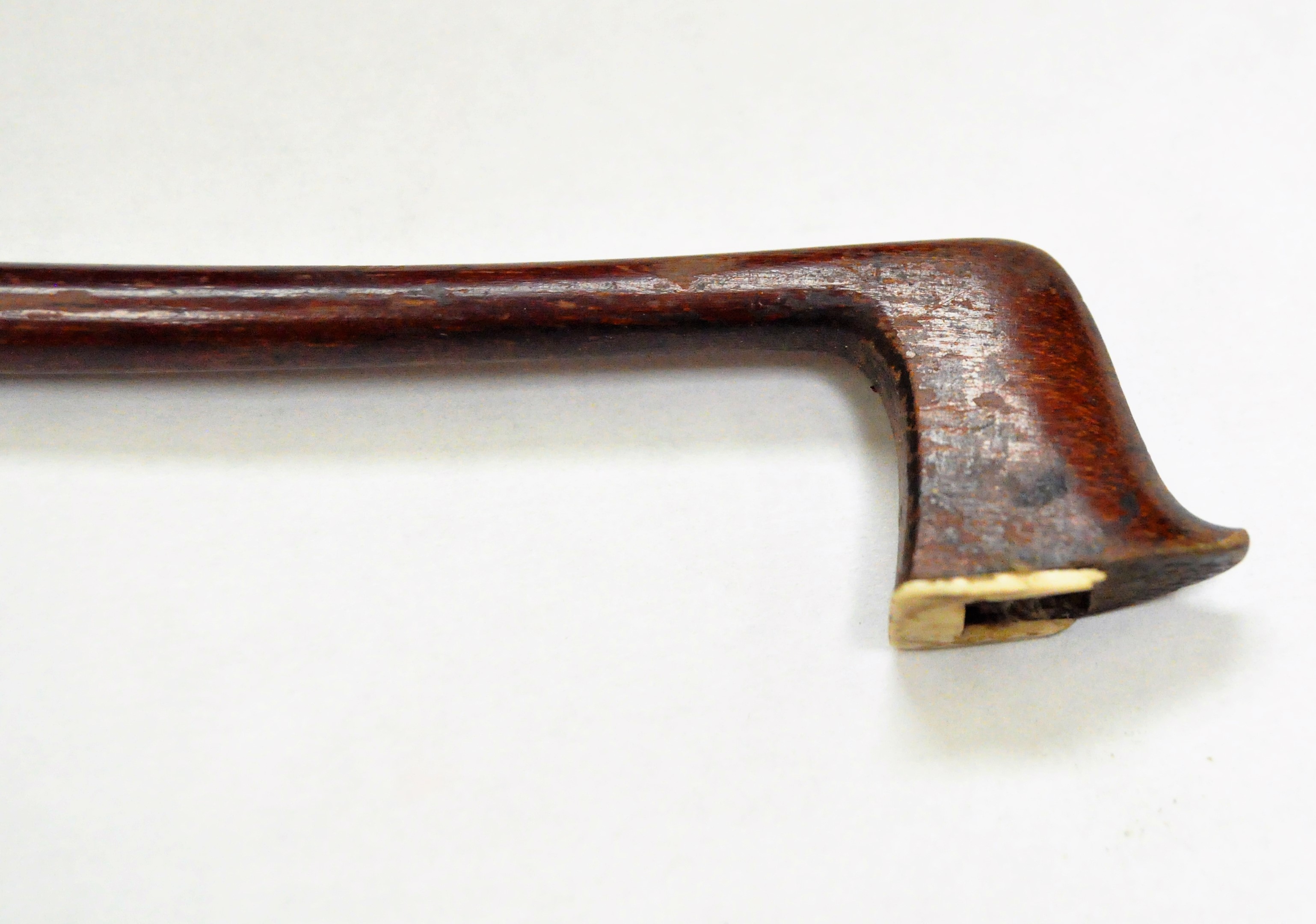 An early 20th century violin with bow, - Image 8 of 11