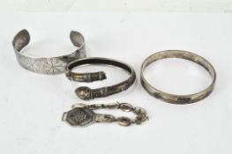 A collection of assorted silver and white metal jewellery,