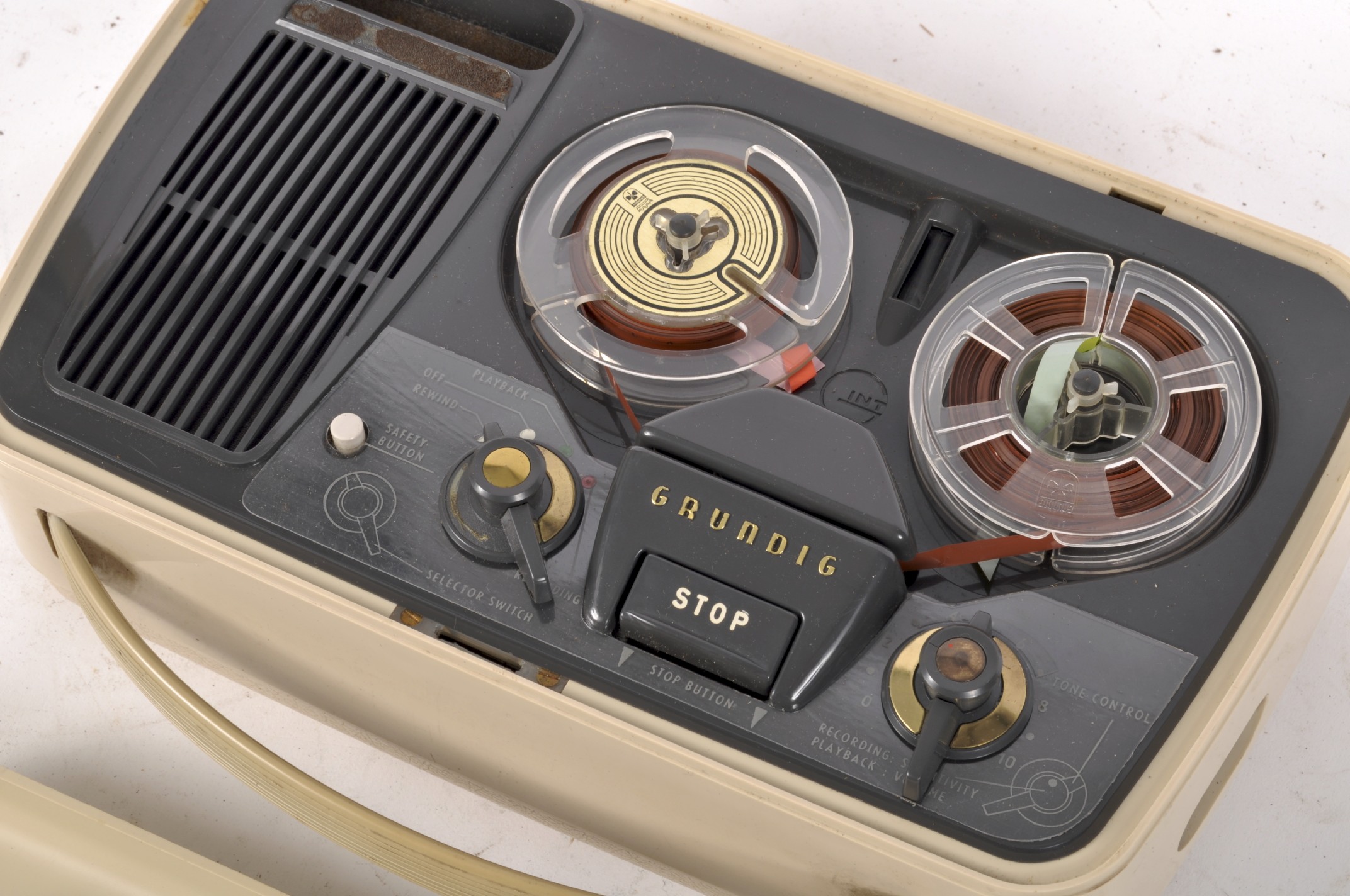 A vintage Grundig Travel reel to reel recorder, together with the plugs and wires, - Image 2 of 3