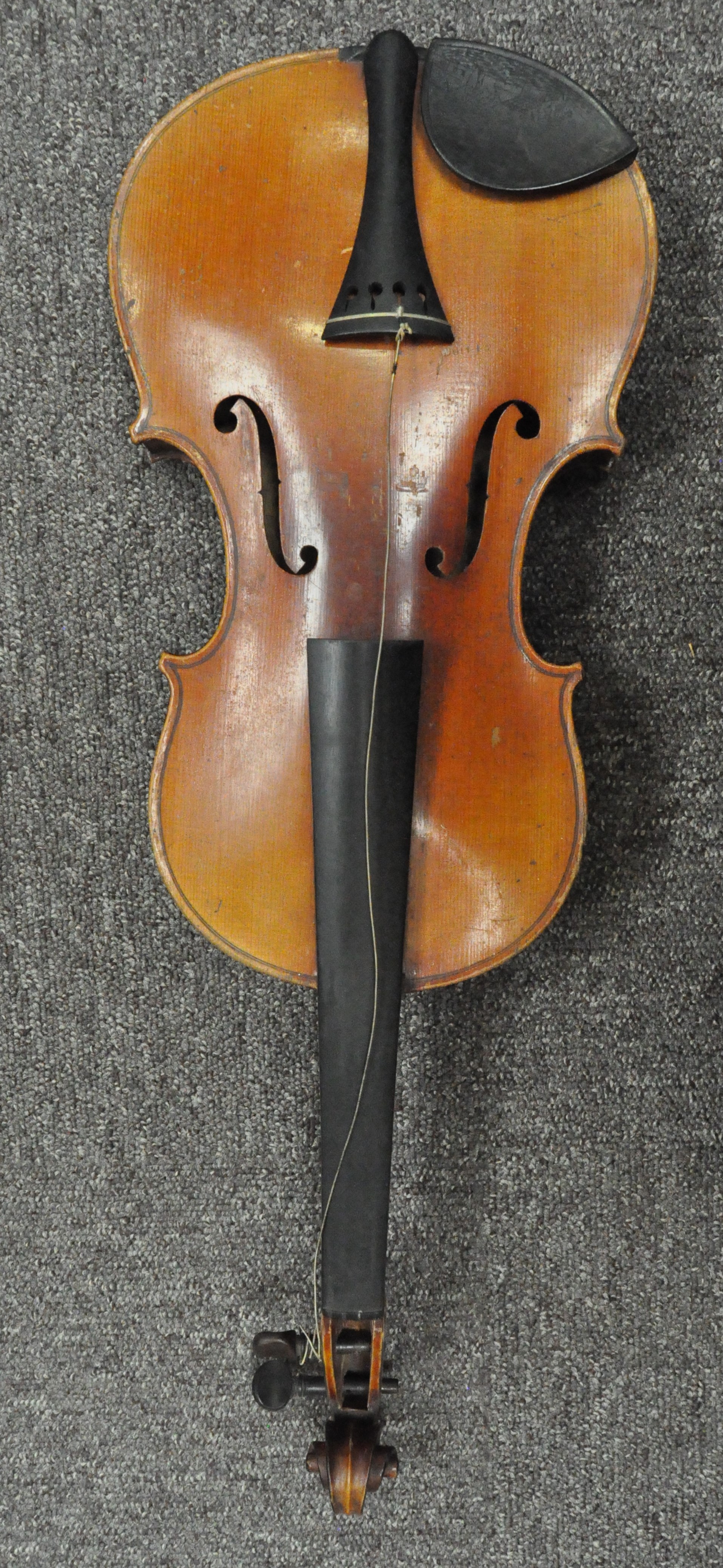 An early 20th century violin with bow, - Image 2 of 11