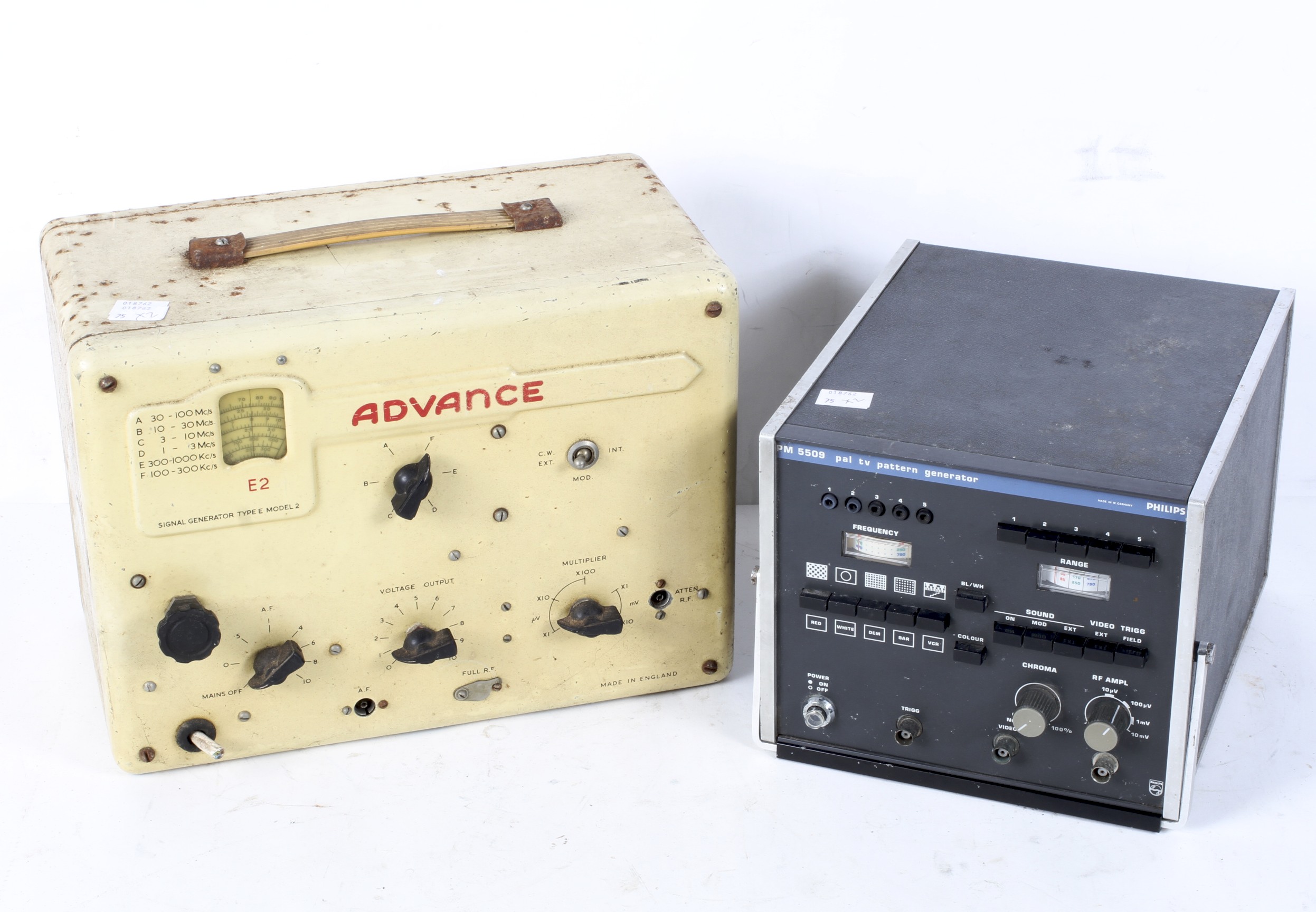 An Advance Signal Generator Type E2, portable,