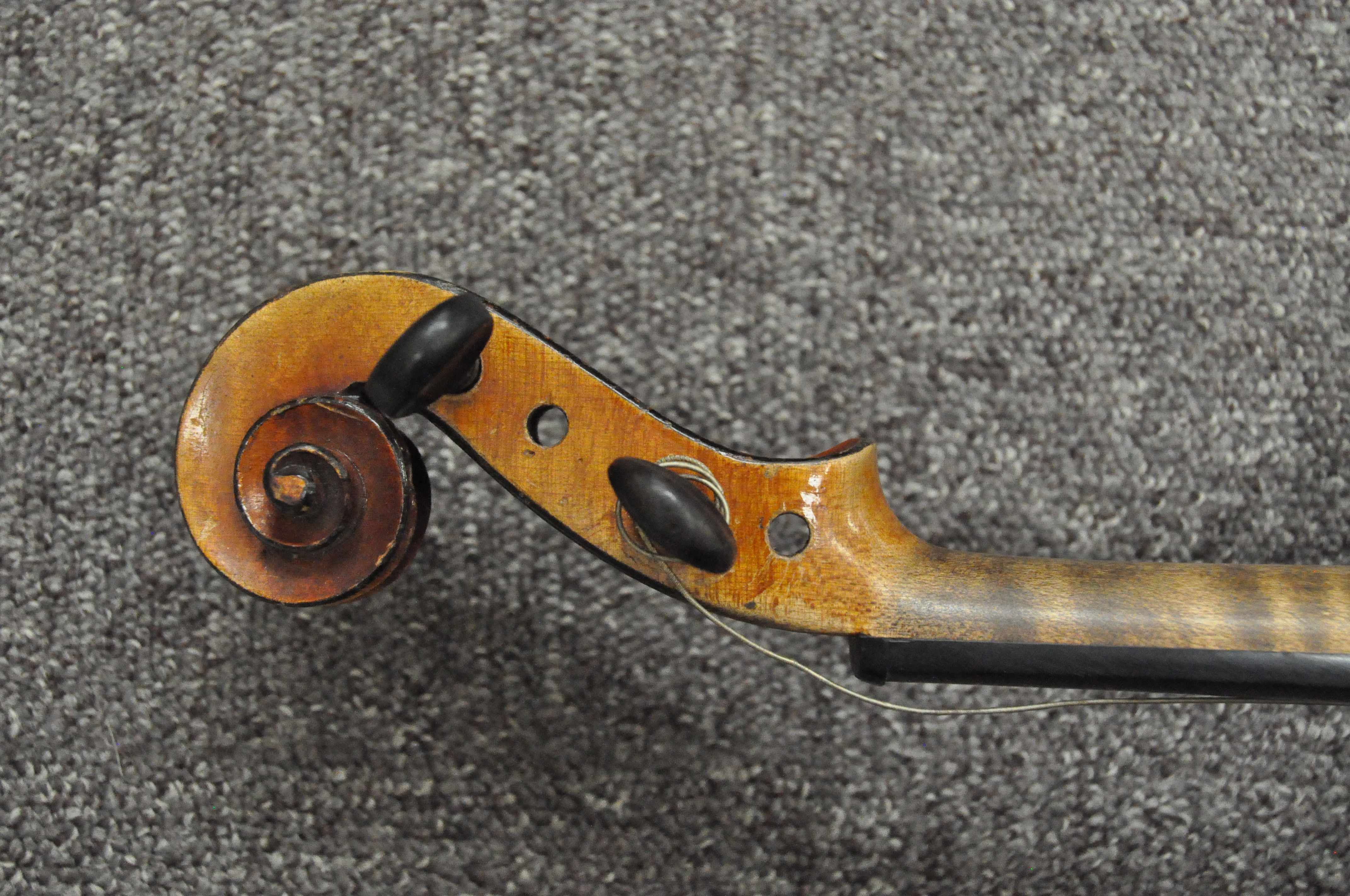 An early 20th century violin with bow, - Image 4 of 11